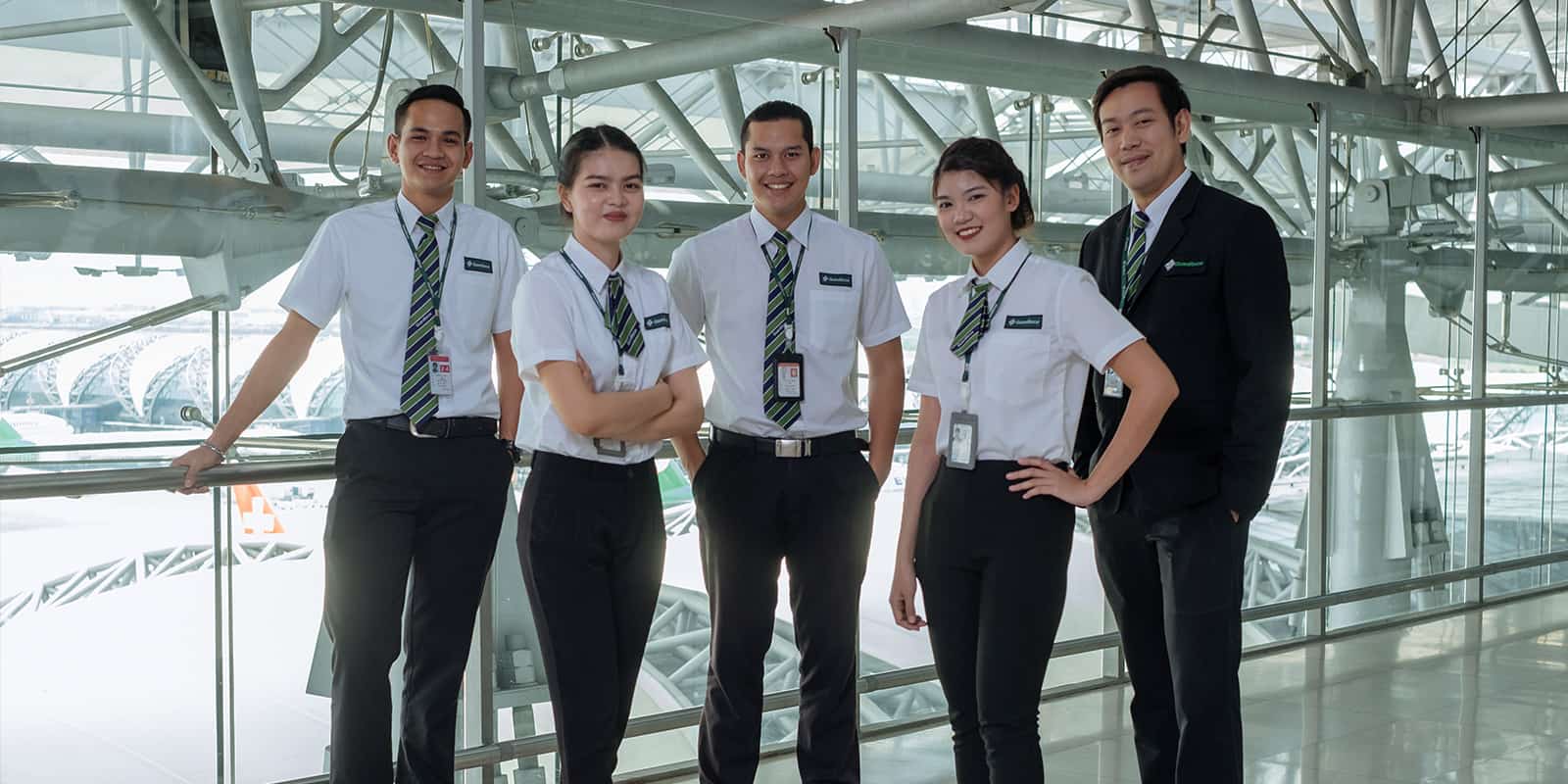 ความปลอดภัยและการบริการ 
        ทางด้านการบินและทางอากาศ 